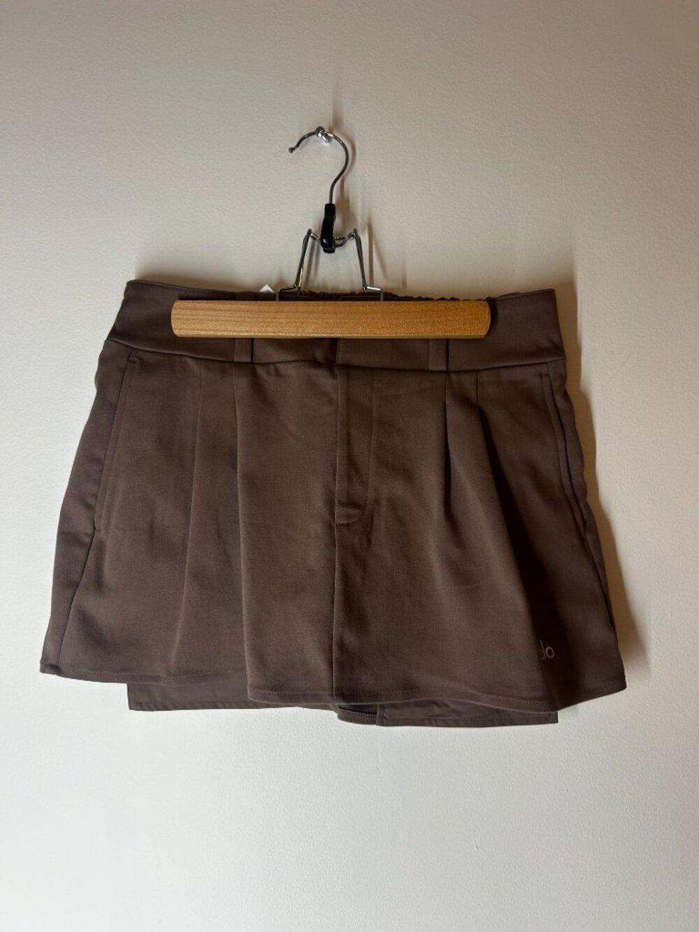 Alo Yoga Good Days Mini Skort - Mushroom - Size: Small - Picture 7 of 7